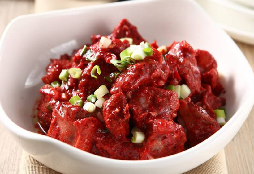 Pork ribs with red yeast rice