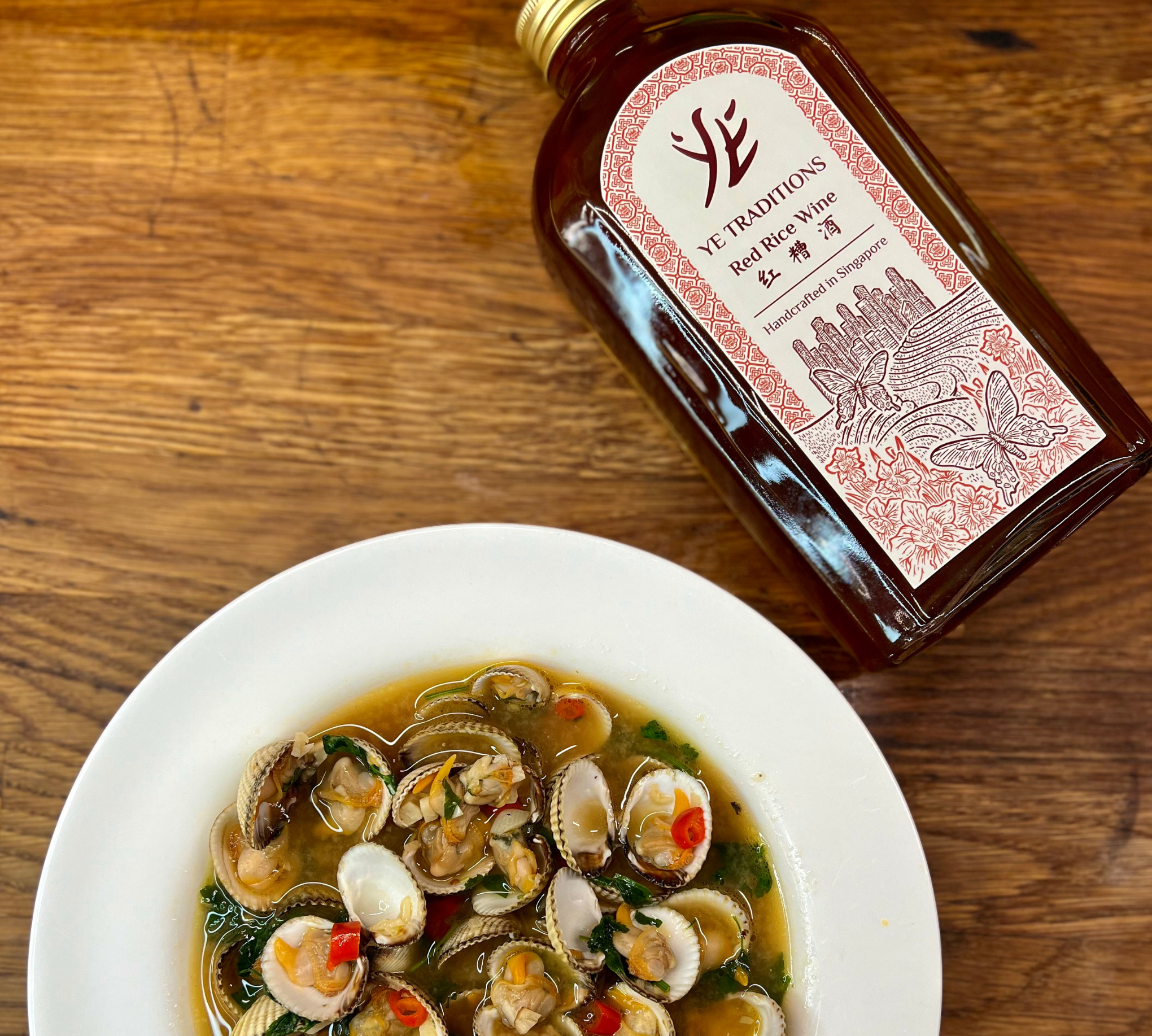 Cooking Red Rice Wine with clams